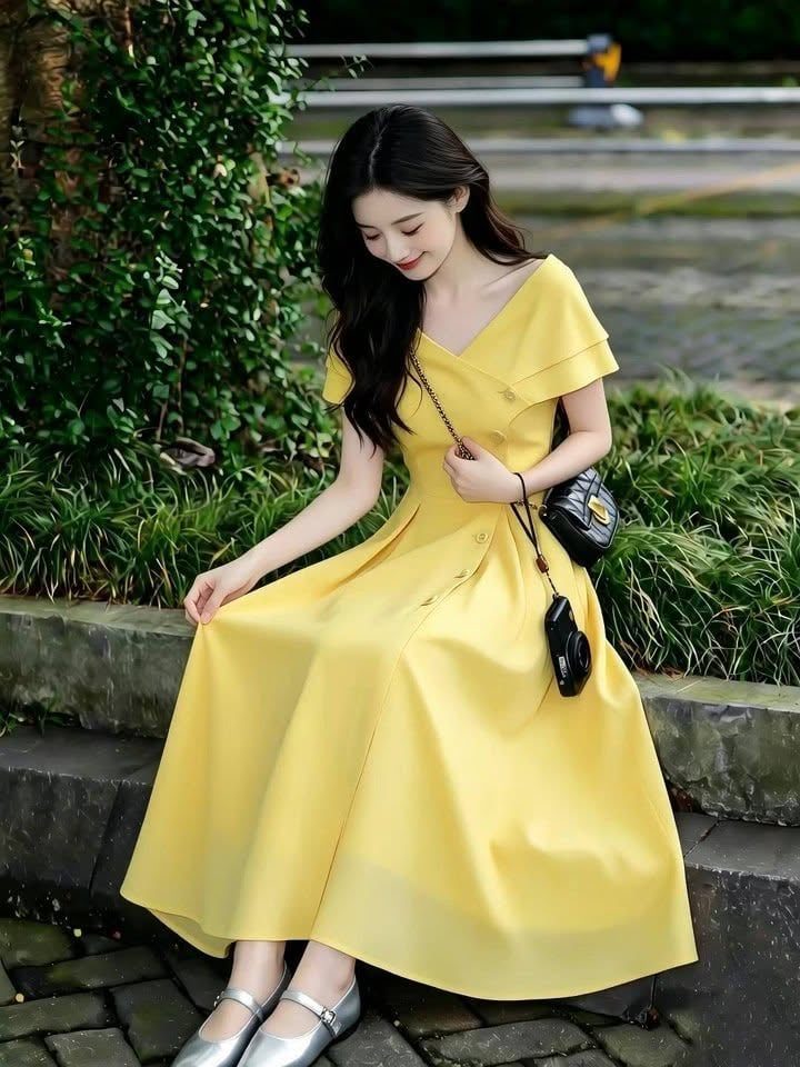 Váy vàng cổ V dáng xoè | MAYV1010 - ảnh 2